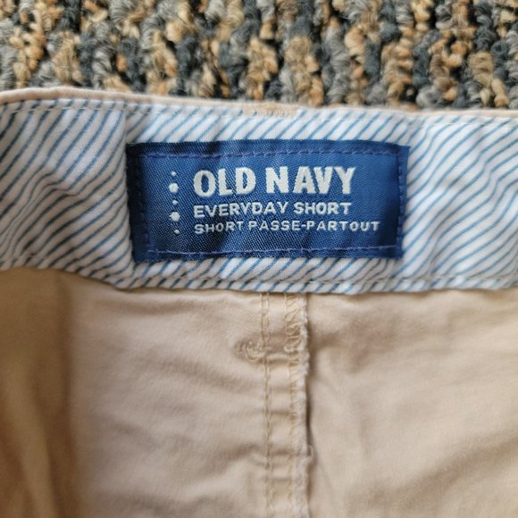 Old Navy Tan Every Day Relaxed Fit Short Size 8 - Picture 7 of 10